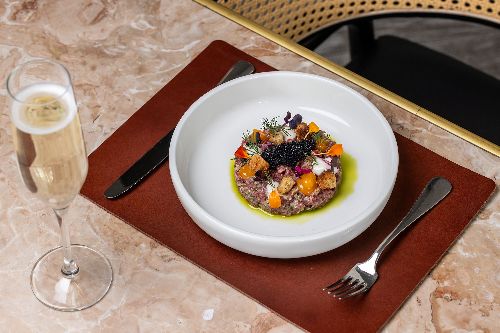 2-course lunch & bottomless Prosecco